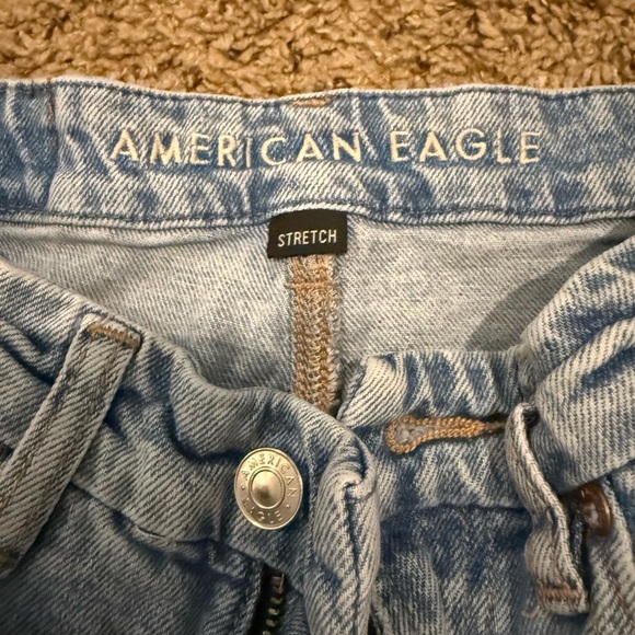 American Eagle Outfitters Light Blue Ripped Straight Leg Jeans - Picture 2 of 5